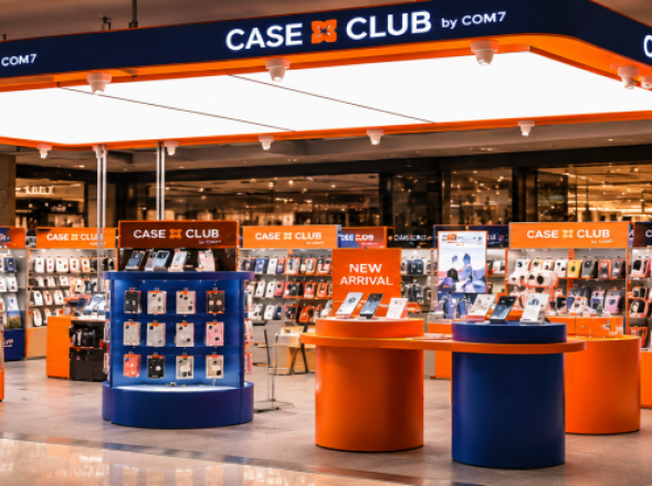 Case Club by COM7
